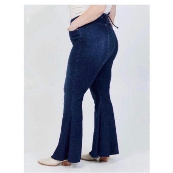 ARULA Altar’d State Hi Rise Flare Jeans - Picture 4 of 10